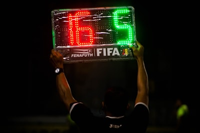 ريالمدريدوليفربوللايفمواجهةأسطوريةبينعمالقةكرةالقدم